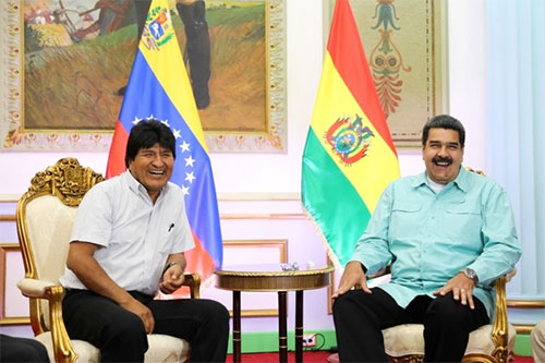 Nicolás Maduro con Evo Morales Maduro: Daré una lección a los peleles del imperialismo